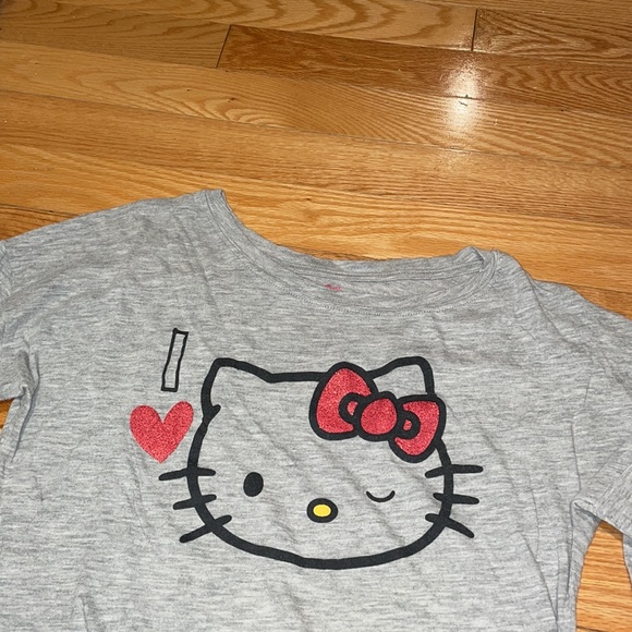 Hello Kitty 3/4 Sleeve Knot detail top - Picture 2 of 4